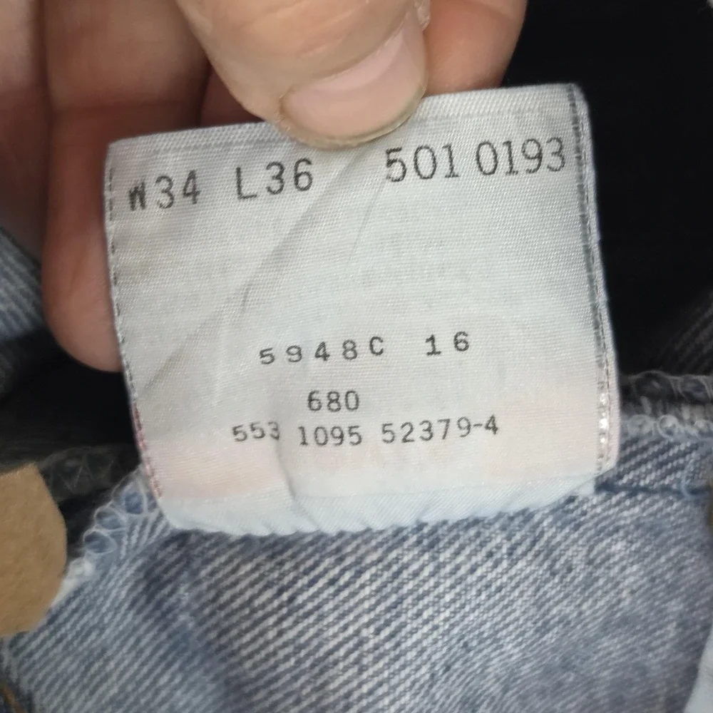 Vintage Levis 501 Jeans Mens‎ Light Wash Straight Button Fly Made USA Fits 30x34